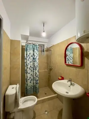 Apartament 1+1 me qera në Shkolla Andon Zako Cajupi, Tiranë, 60 m². Foto 2 nga 4