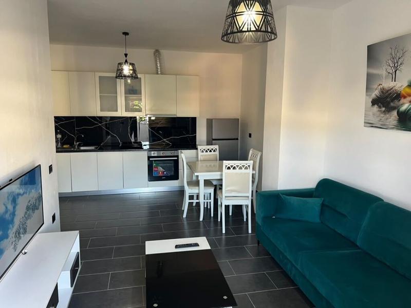 Apartament 1+1 me qera në Rruga Kalabria, Durrës, 70 m²
