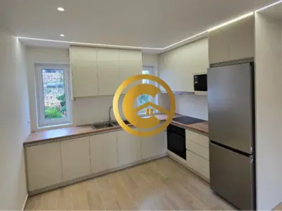 Appartamento 1+1 in vendita a Qendër, Saranda, 60 m². Foto 1 di 7