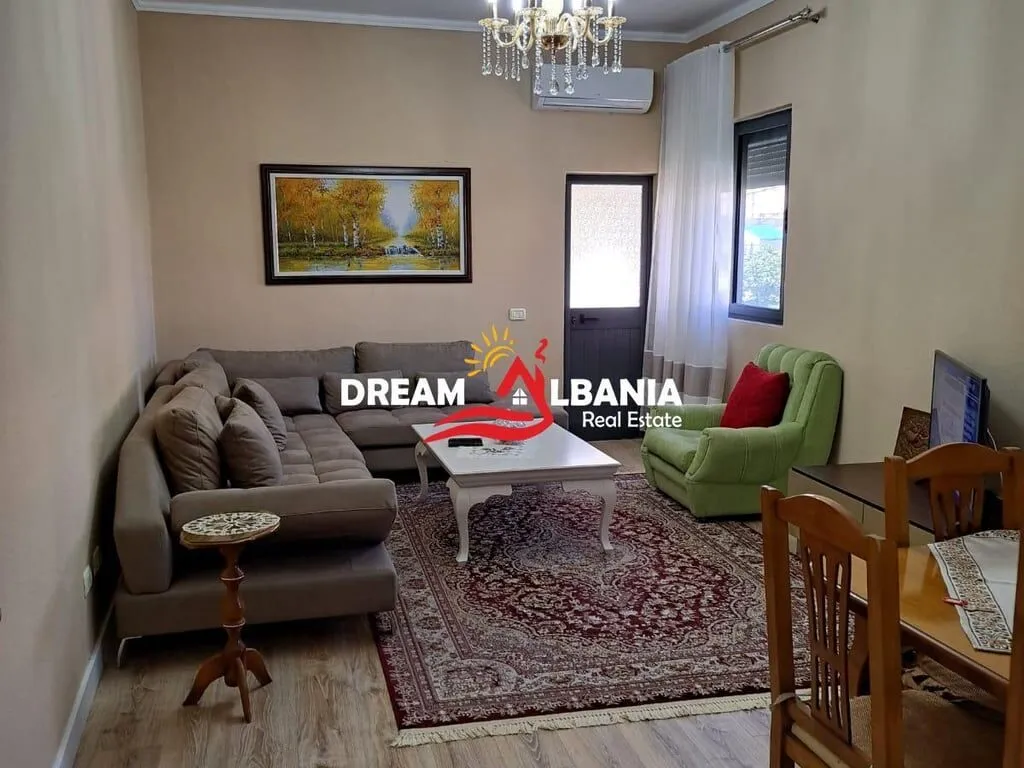 Villa 1+1 for sale in Lagjia 13, Durrës, 679 m². Photo 1 of 10