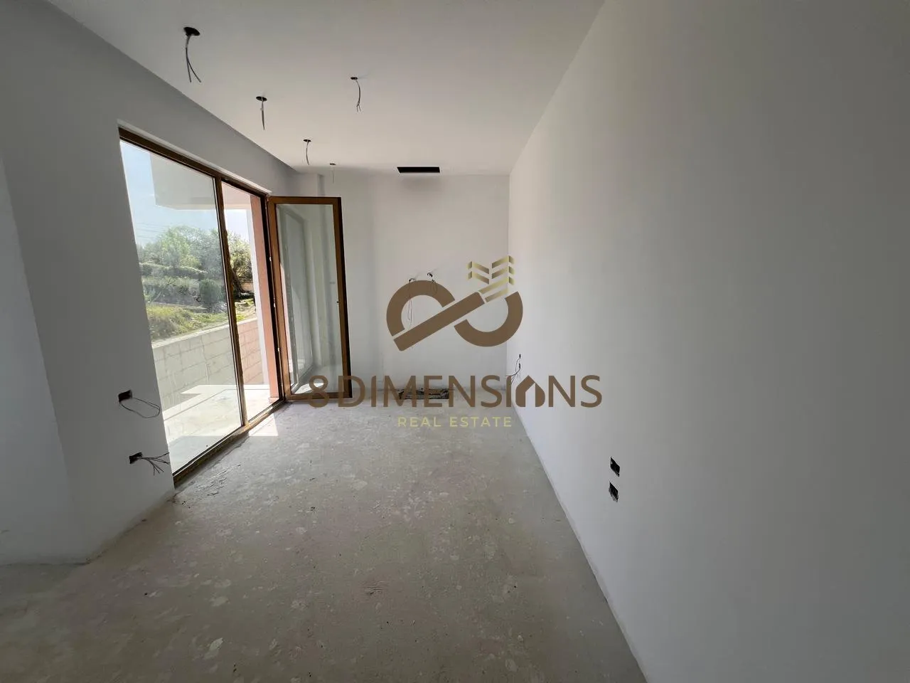 Villa studio for sale in Farkë, Tirana, 334 m². Photo 1 of 12
