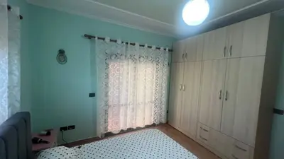 Shtëpi private 2+1 me qera në Vilat Gjermane, Tiranë, 100 m². Foto 3 nga 6