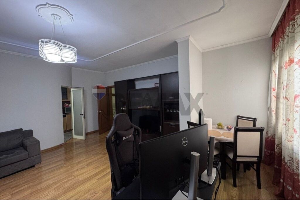Apartment for sale in Ali Demi, Tirana, 105 m². Photo 2 of 3