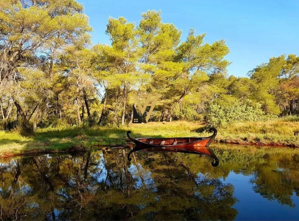 Tokë në shitje në Divjakë, 100 000 m². Foto 1 nga 1