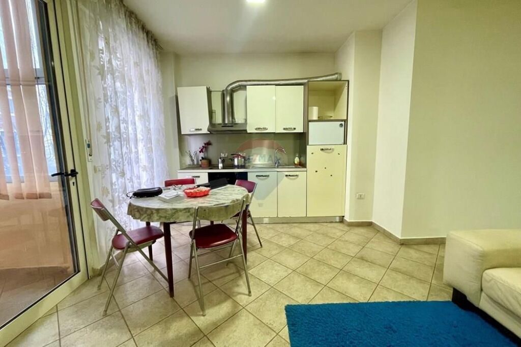 Appartamento in vendita a Rruga Marko Boçari, Tirana, 102 m². Foto 3 di 3