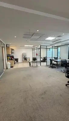 Ufficio in affitto a Bulevardi Deshmoret e Kombit, Tirana, 228 m². Foto 1 di 3