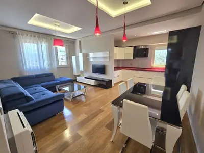 Apartament 2+1 në shitje në Liqeni i Thatë, Tiranë, 96 m². Foto 3 nga 12