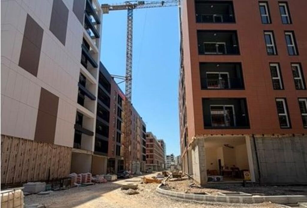 Locale commerciale in vendita a Bulevardi i Ri, Tirana, 137 m²