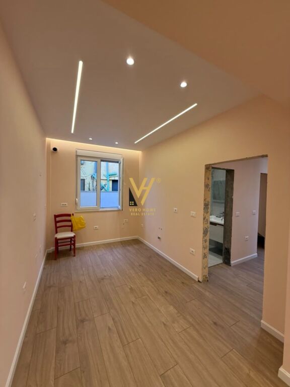 Vilë me qera në 21 Dhjetori, Tiranë, 341 m². Foto 2 nga 3