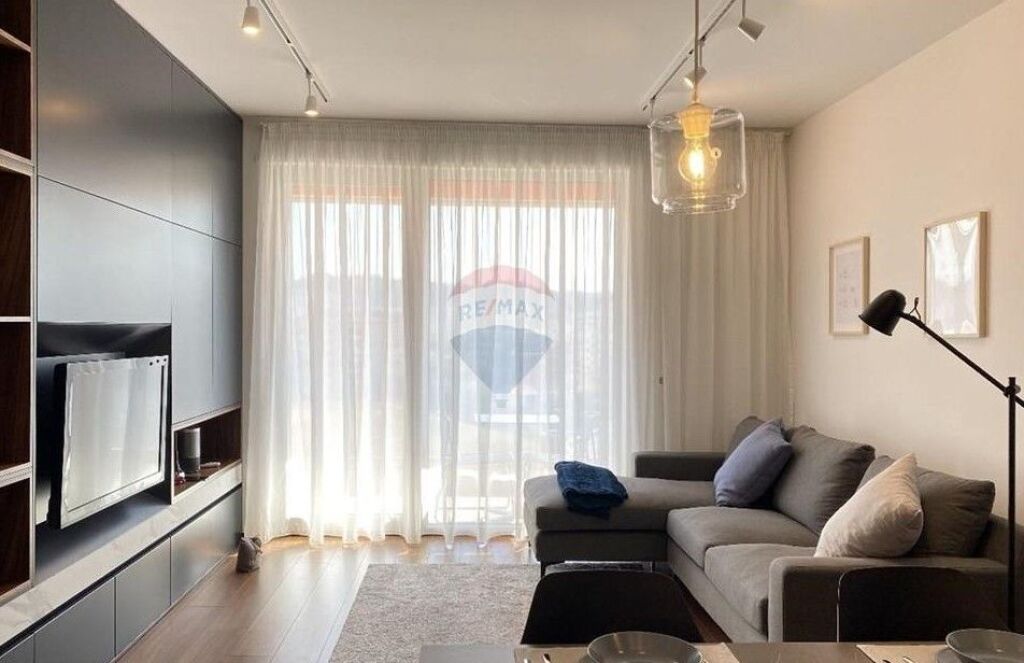 Apartment 1+1 for rent in Zogu i Zi, Tirana, 80 m². Photo 1 of 3