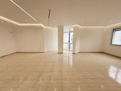 Ufficio in affitto a Rruga e Elbasanit, Tirana, 193 m². Foto 2 di 7