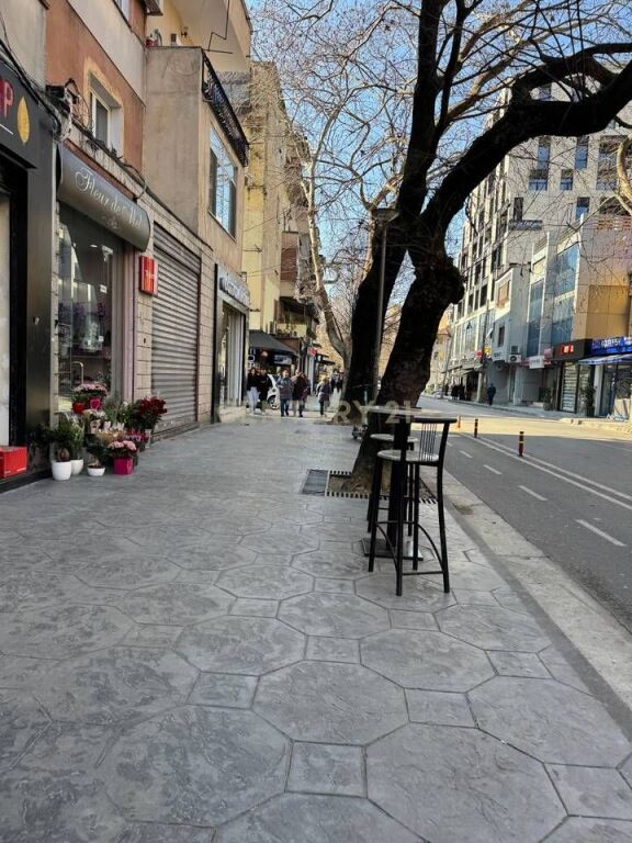 Appartamento in vendita a Myslym Shyri, Tirana, 66 m². Foto 2 di 2