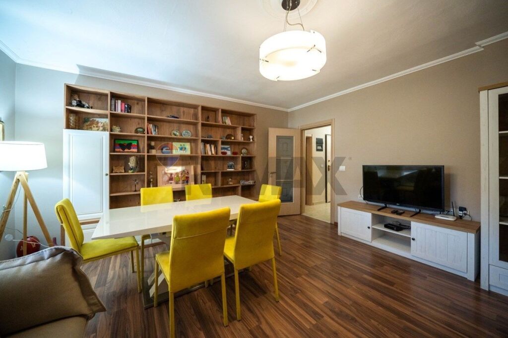 Appartamento in affitto a Pazari i Ri, Tirana, 92 m². Foto 2 di 3