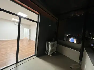 Ufficio in affitto a Rruga Jeronim de Rada, Tirana, 135 m². Foto 2 di 10