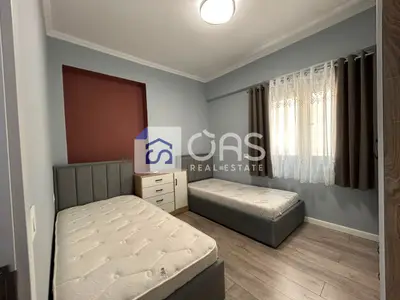 Apartament 2+1 me qera në Rruga e Barrikadave, Tiranë, 80 m². Foto 4 nga 12