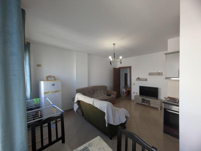 Apartment 1+1 for rent in Tring Pallatet Çabej Shop, Vlorë, 60 m²