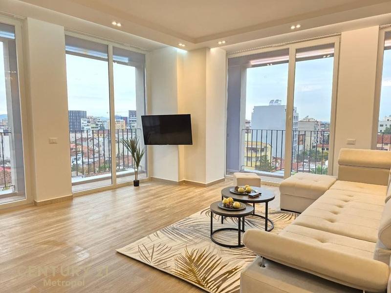 Appartamento 2+1 in affitto a Rruga Riza Cerova, Tirana, 125 m²