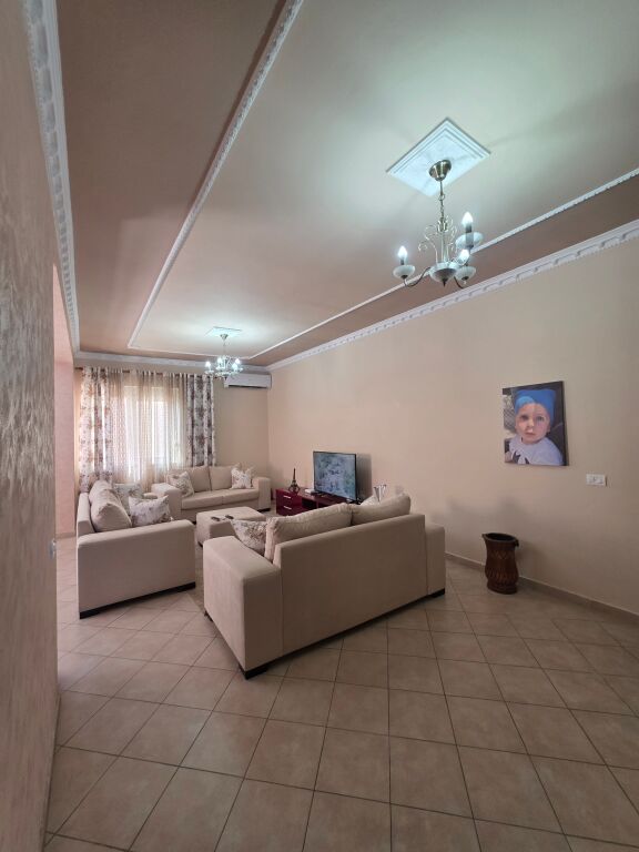 Penthouse 3+2 for rent in Astir, Tirana, 145 m². Photo 3 of 3