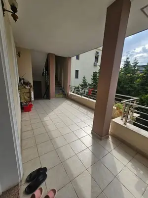 Apartament 2+1 me qera në Tregu Industrial, Durrës, 150 m². Foto 3 nga 12
