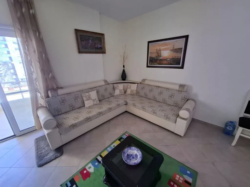 Apartament 1+1 me qera në Lagja 13, Durrës, 60 m². Foto 1 nga 8