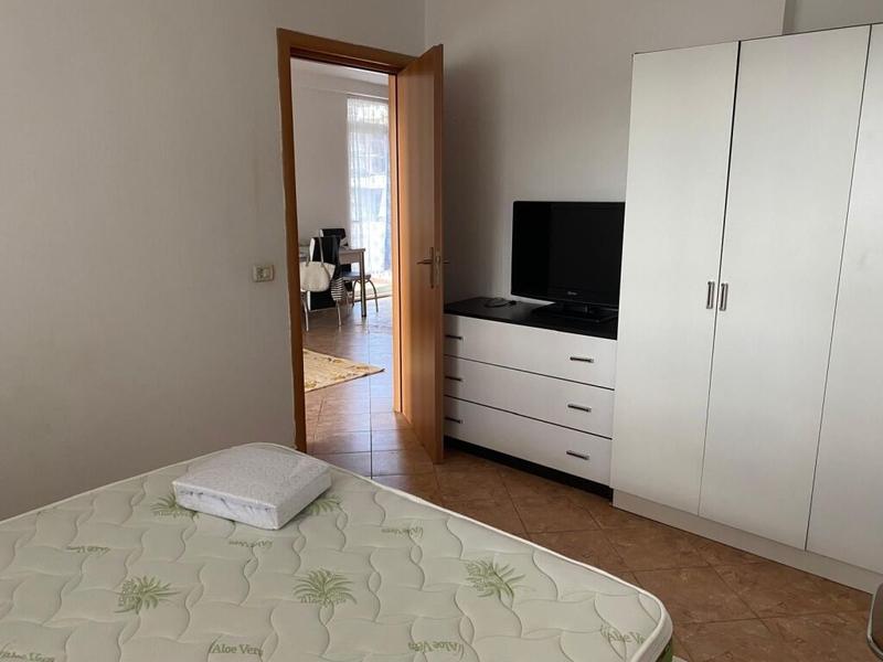 Studio for rent in Rruga Hoxhë Vokrri, Tirana, 90 m²