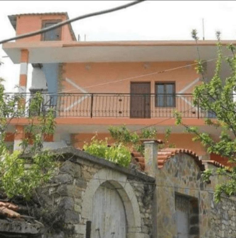 Vilë në shitje në Piqeras Beach, Sarandë, 90 m²