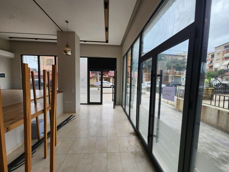 Ambient biznesi me qera në Rruga Haxhi Hysen Dalliu, Tiranë, 54 m²
