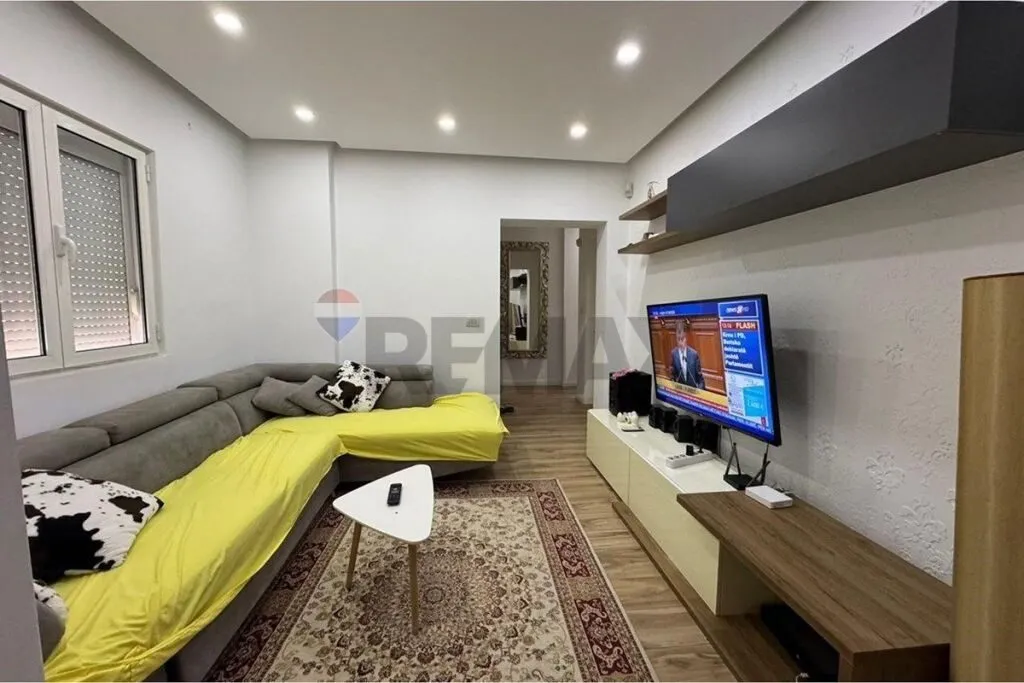 Apartament 2+1 në shitje në Shkolla Bajram Curri, Tiranë, 84 m². Foto 1 nga 4