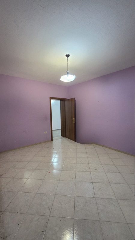 Apartament 3+1 në shitje në Komuna e Parisit, Tiranë, 163 m². Foto 2 nga 6