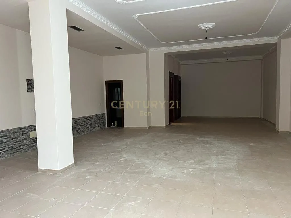 Commercial space for sale in Ish-URT, Durrës, 115 m². Photo 1 of 4