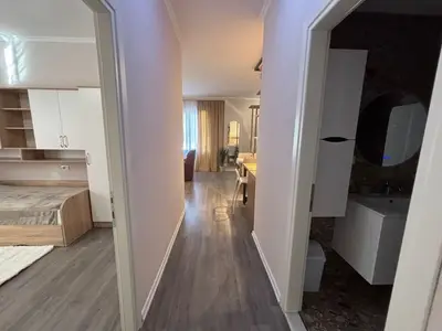 Apartament me qera në Lake View Residences, Tiranë, 105 m². Foto 6 nga 8