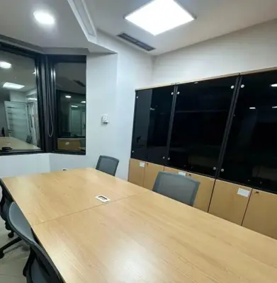 Ufficio in affitto a Bulevardi Deshmoret e Kombit, Tirana, 450 m². Foto 2 di 3