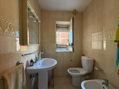 Apartament 2+1 me qera në Rruga Asim Vokshi, Tiranë, 87 m². Foto 4 nga 5