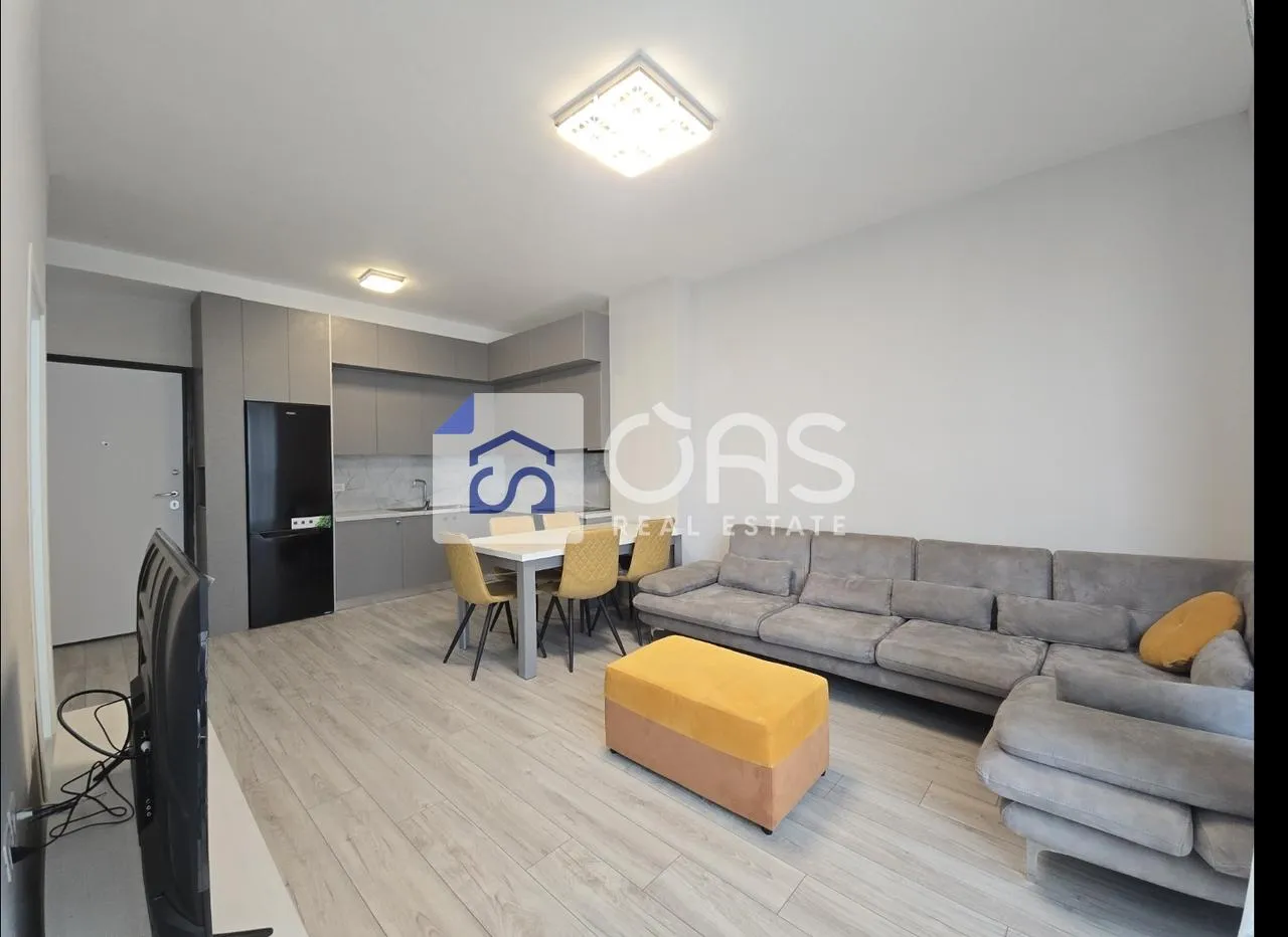 Appartamento 1+1 in affitto a Komuna e Parisit, Tirana, 70 m². Foto 1 di 6