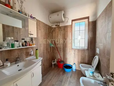 House for sale in Xhafzotaj, Durrës, 1,230 m². Photo 11 of 11