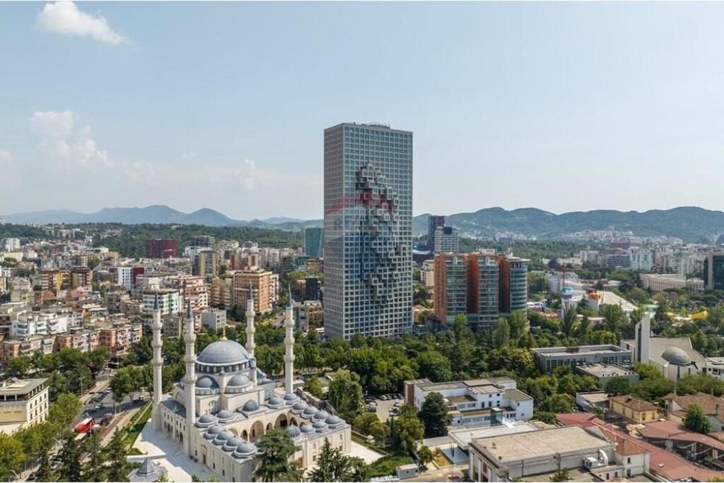 Apartment for sale in Rruga e Elbasanit, Tirana, 205 m². Photo 2 of 3