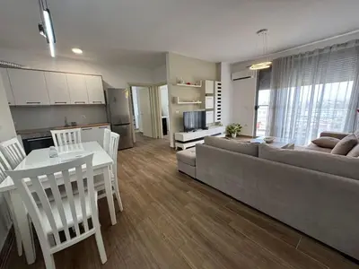 Apartament 2+1 me qera në Qendra e Formimit Profesional ish URT, Durrës, 90 m². Foto 4 nga 9