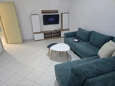 Apartament 1+1 në shitje në Yzberisht, Tiranë, 70 m². Foto 2 nga 4