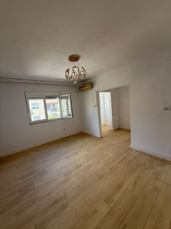 Apartament 2+1 në shitje në Shkolla 9-vjeçare "Qemal Mici", Durrës, 90 m². Foto 1 nga 5