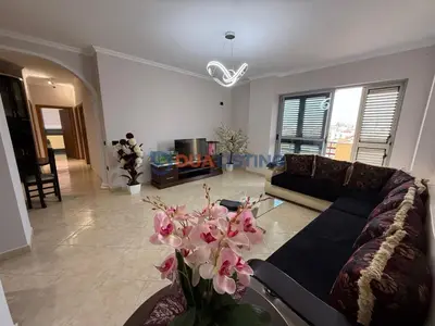 Apartament 3+1 në shitje në Komuna e Parisit, Tiranë, 149 m². Foto 2 nga 3
