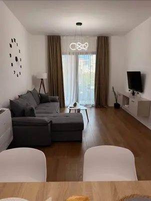 Apartament 1+1 me qera në Rruga e Kavajës, Tiranë, 80 m². Foto 6 nga 9
