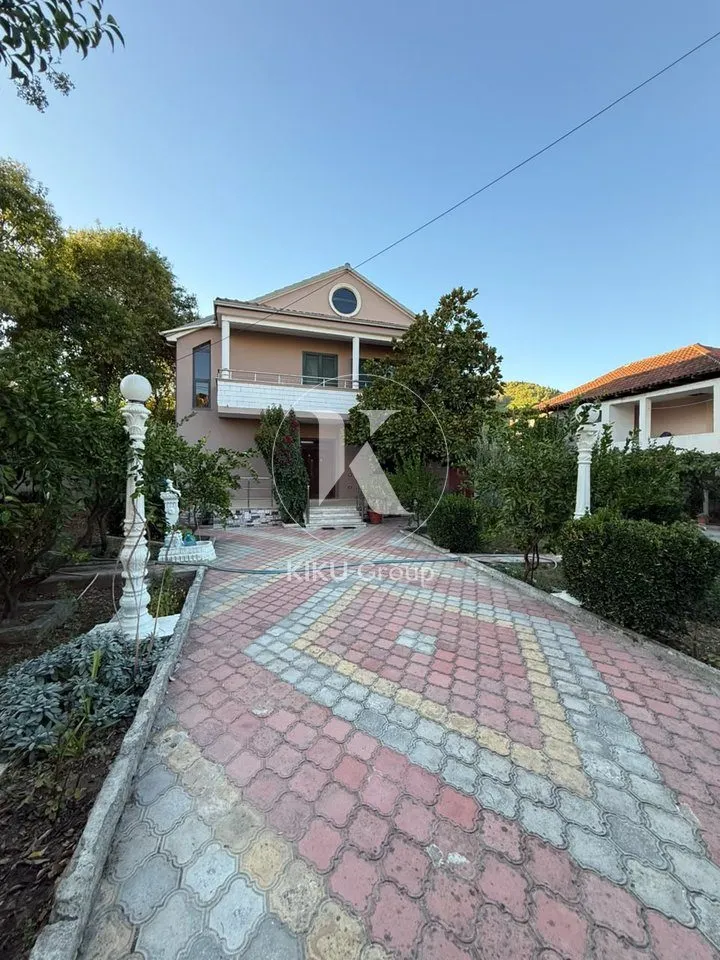 Vilë me qera në Vaqarr, Tiranë, 120 m². Foto 1 nga 12