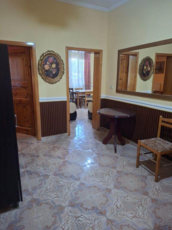 Villa 2+1 in affitto a Kristal Center, Tirana, 135 m²