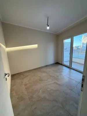 Ambient biznesi me qera në Tregu Industrial, Durrës, 80 m². Foto 4 nga 5