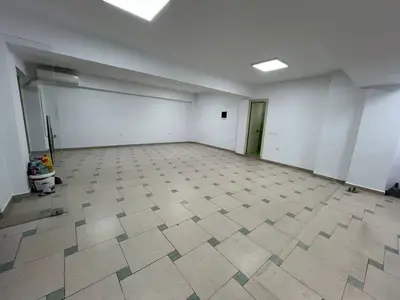 Ambient biznesi me qera në Stacioni i Zjarrfikësve, Durrës, 60 m². Foto 1 nga 4
