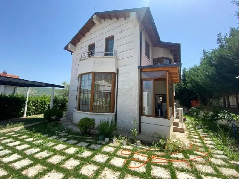 Villa in vendita a Tirana, 458 m²