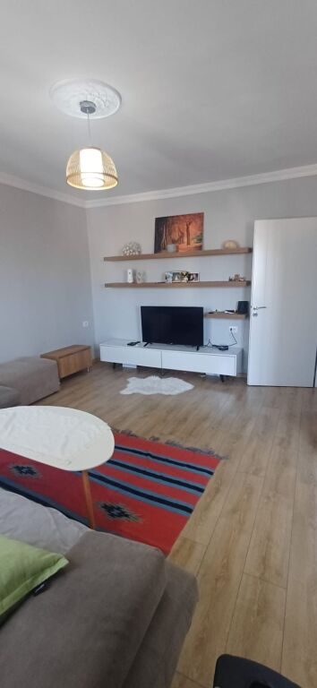 Apartament 1+1 në shitje në Spitali Ushtarak Laprake, Tiranë, 75 m². Foto 1 nga 3