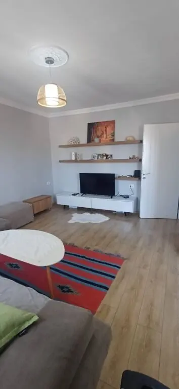 Appartamento 1+1 in vendita a Spitali Ushtarak, Tirana, 75 m²