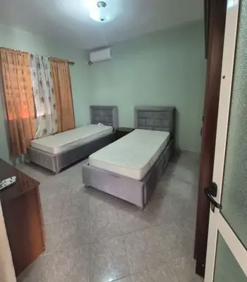 Apartament 2+1 me qera në Rruga Haxhi Hysen Dalliu, Tiranë, 90 m². Foto 2 nga 3