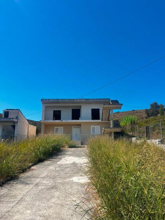 Shtëpi private 3+1 në shitje në Rruga Isuf Ferra, Durrës, 117 m²